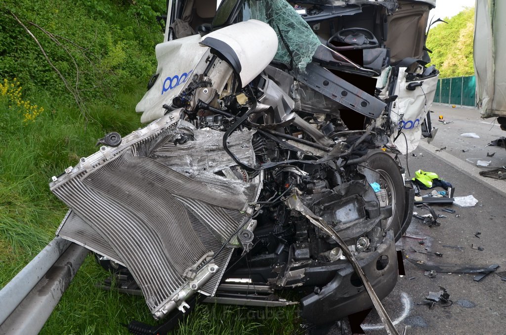 Wieder schwerer VU A 1 Rich Saarbruecken vorm AK Leverkusen P2230.JPG - Miklos Laubert